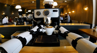 コーヒーショップでのバリスタ作業のシーン